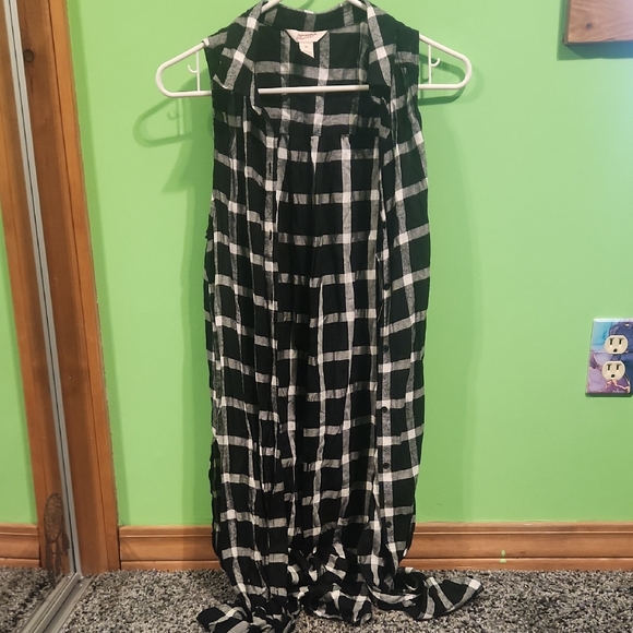 Arizona Jean Company Tops - Long Button Up Plaid Tank Top